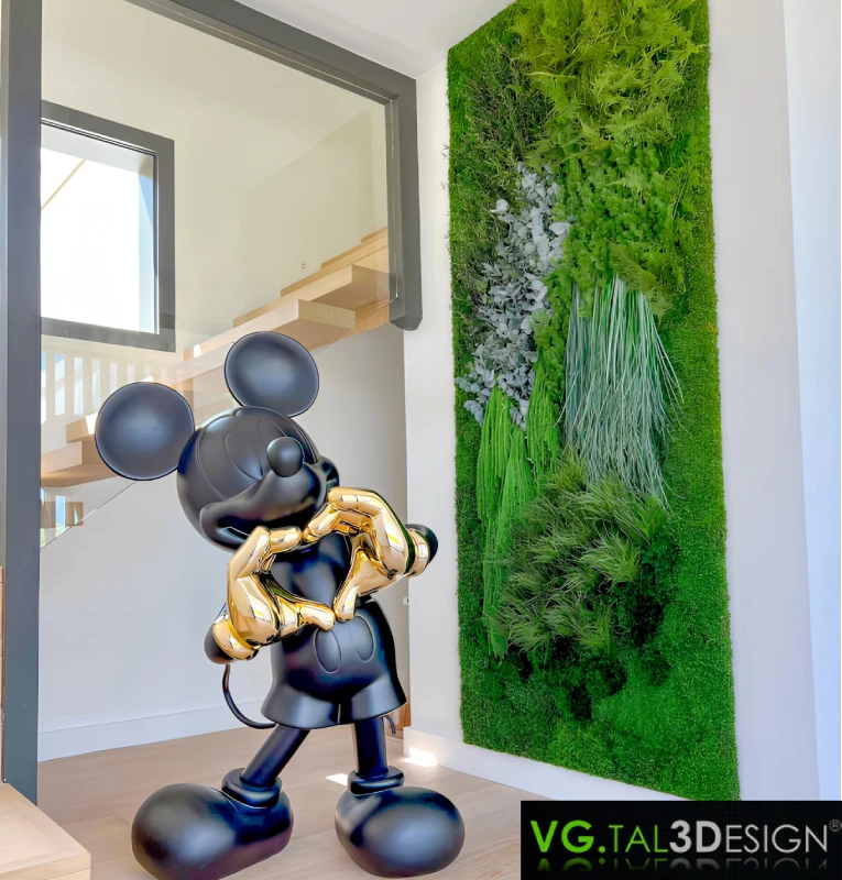 Vertikale stabilisierte Pflanzenkomposition in einer privaten Villa in Nantes